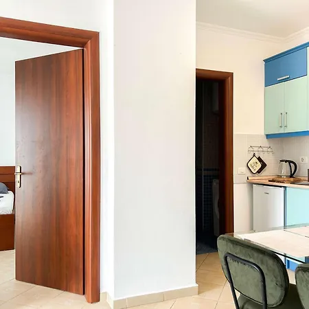 The Vista Collection دراس
